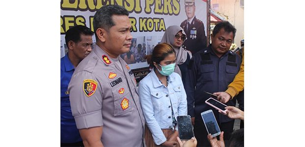 Nyambi Jadi Germo, Purel Cantik Ini Dicokok Polisi Nyambi Jadi Germo, Purel Cantik Ini Dicokok Polisi