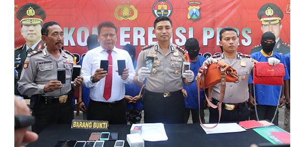 Nyaru Jadi Santri, Komplotan Pencopet Lintas Kota Dibekuk Polisi Bojonegoro Nyaru Jadi Santri, Komplotan Pencopet Lintas Kota Dibekuk Polisi Bojonegoro