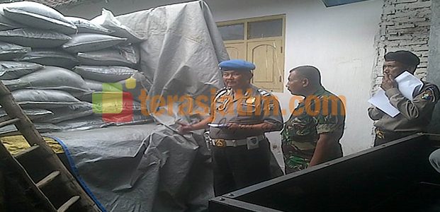 Kediri, TNI Sidak Bersama Ke Kios Pertanian Kediri, TNI Sidak Bersama Ke Kios Pertanian