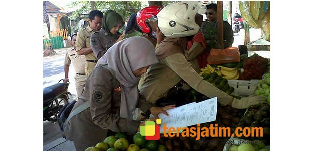 Keluyuran Saat Jam kerja, 4 PNS Sumenep ‘Digaruk’ Satpol Keluyuran Saat Jam kerja, 4 PNS Sumenep ‘Digaruk’ Satpol