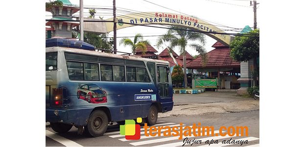 Kebiasaan ‘Mbendol Mburi’, Pedagang Pasar di Pacitan Belum Bayar Retribusi Kebiasaan ‘Mbendol Mburi’, Pedagang Pasar di Pacitan Belum Bayar Retribusi