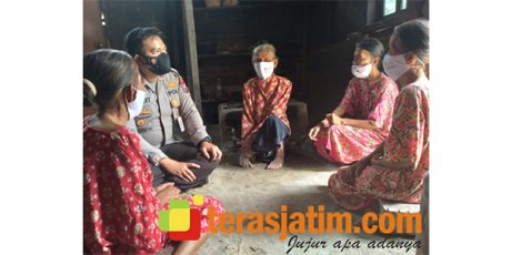 Sasar Vaksinasi Keluarga Tunanetra, Kapolres Pacitan Beri Nasihat Akhirat