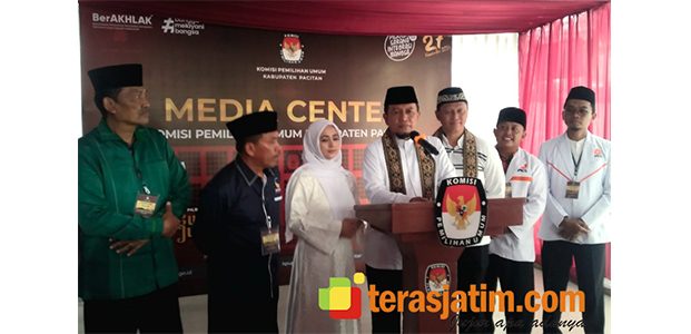 KPU Pacitan Terima Pelamar Cabup-Cawabup 2024 Perdana KPU Pacitan Terima Pelamar Cabup-Cawabup 2024 Perdana