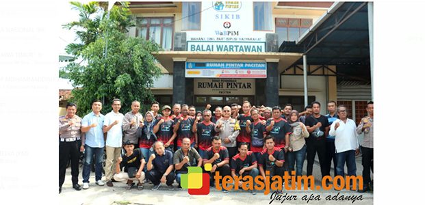 Hubungan Sempat Renggang, Kapolres Anyar Ajak Wartawan Pacitan Buka Lembaran Baru Hubungan Sempat Renggang, Kapolres Anyar Ajak Wartawan Pacitan Buka Lembaran Baru