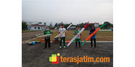 4 Atlet Tim PON Aeromodelling Jatim Uji Coba Angin Pacitan