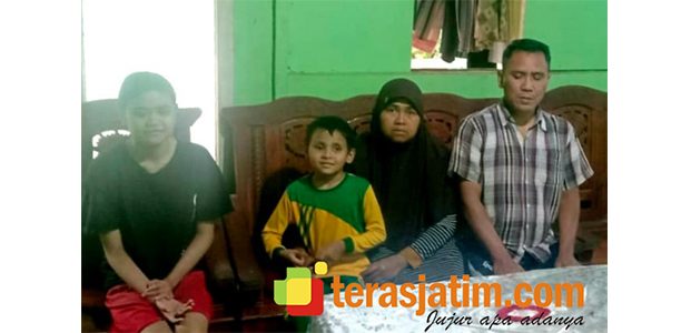 Keluarga Tuna Netra di Pacitan, Sudah 3 Kali Ditolak Bertemu Bupati Keluarga Tuna Netra di Pacitan, Sudah 3 Kali Ditolak Bertemu Bupati