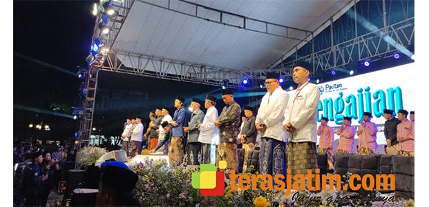Ingin Duit Unlimited? Gus Iqdam Beri Ijazah Dzikir Warga Pacitan Ingin Duit Unlimited? Gus Iqdam Beri Ijazah Dzikir Warga Pacitan