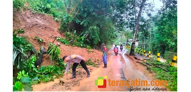Banjir dan Longsor Landa Arjosari Pacitan Banjir dan Longsor Landa Arjosari Pacitan