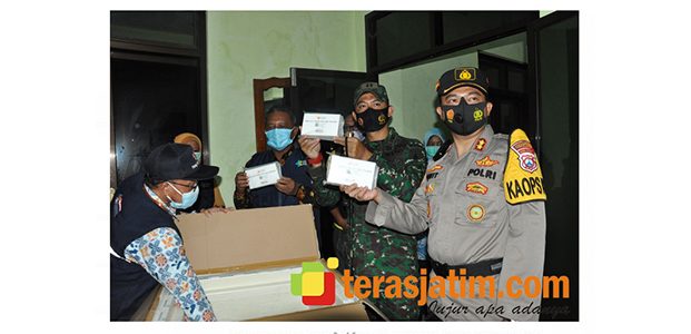 2400 Vial Vaksin Covid-19 Tiba di Pacitan, Siap Disuntikkan 2400 Vial Vaksin Covid-19 Tiba di Pacitan, Siap Disuntikkan