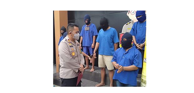 Pepet Wanita Sambil Masturbasi, Pria asal Kedungadem Bojonegoro Ini Dibui Pepet Wanita Sambil Masturbasi, Pria asal Kedungadem Bojonegoro Ini Dibui