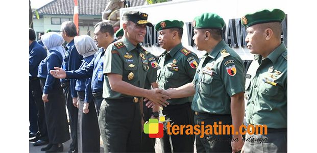 Pangdam Tutup Pelatihan Bela Negara di Unmer Malang Pangdam Tutup Pelatihan Bela Negara di Unmer Malang