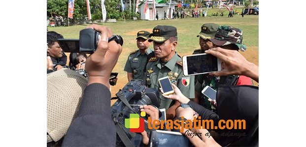 Pangdam Tutup TMMD ke-105 di Kabupaten Trenggalek Pangdam Tutup TMMD ke-105 di Kabupaten Trenggalek