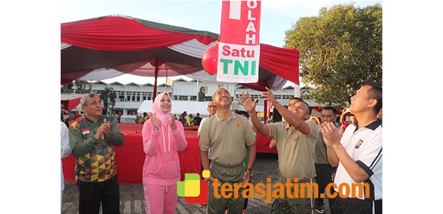 Pangdam V Brawijaya Launching Program Satu Sekolah Satu TNI Pangdam V Brawijaya Launching Program Satu Sekolah Satu TNI