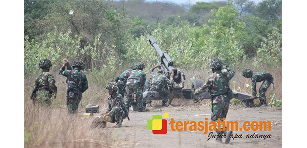 Panglima TNI Hadiri Latihan Tempur 3 Matra TNI di Situbondo Panglima TNI Hadiri Latihan Tempur 3 Matra TNI di Situbondo