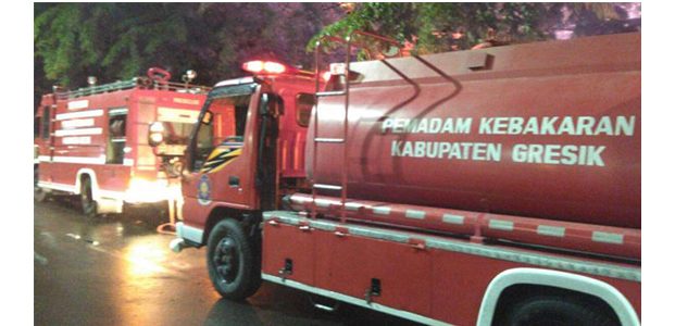 Pasar Baru Gresik Terbakar, Puluhan Toko dan Kios Hangus Dilalap Api Pasar Baru Gresik Terbakar, Puluhan Toko dan Kios Hangus Dilalap Api