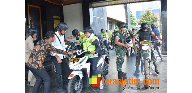 Pastikan Keharmonisan Antar Umat Beragama, Tiga Pilar Jatim Sambangi Gereja Pastikan Keharmonisan Antar Umat Beragama, Tiga Pilar Jatim Sambangi Gereja