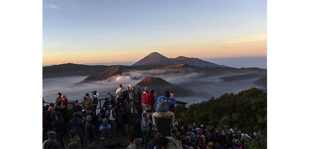 Jumlah Wisatawan di Pananjakan Bromo Meningkat, Angkutan Jeep di Tosari Pasuruan Laris Manis Jumlah Wisatawan di Pananjakan Bromo Meningkat, Angkutan Jeep di Tosari Pasuruan Laris Manis