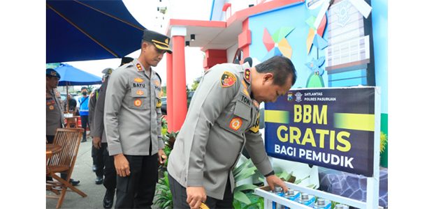 Kapolda Tinjau Pos Pelayanan Ops Lilin Semeru 2022 di Pasuruan Raya Kapolda Tinjau Pos Pelayanan Ops Lilin Semeru 2022 di Pasuruan Raya
