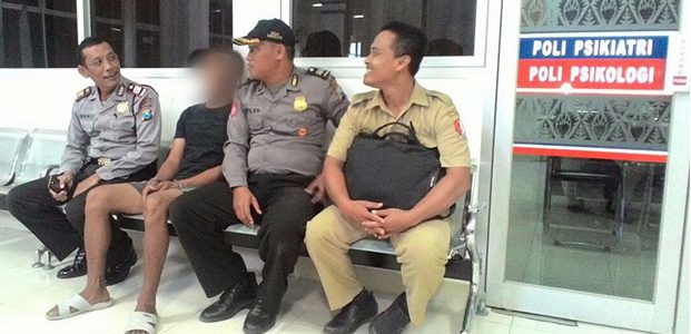 Pelaku Penggorok Ibu Kandung, Jalani Pemeriksaan Kejiwaan di RSUD Bojonegoro Pelaku Penggorok Ibu Kandung, Jalani Pemeriksaan Kejiwaan di RSUD Bojonegoro