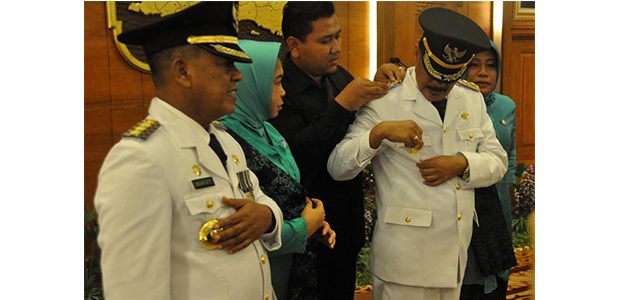 Gubernur Jatim Lantik Bupati dan Wakil Bupati Pacitan Gubernur Jatim Lantik Bupati dan Wakil Bupati Pacitan