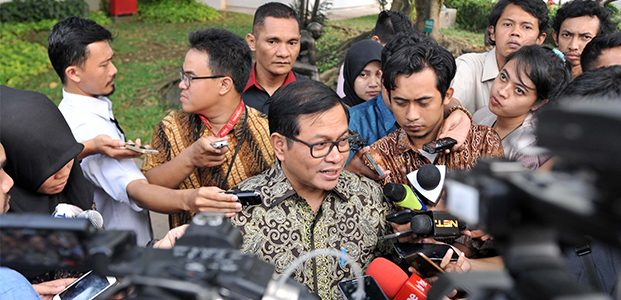Pemerintah Tegaskan Tidak Ada Upaya Ubah Kewenangan KPK Pemerintah Tegaskan Tidak Ada Upaya Ubah Kewenangan KPK
