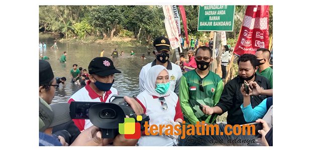 Sosialisasi Pengelolaan DAS Terpadu dan Bersih-Bersih di Sumber Air Kunci Dander Bojonegoro Sosialisasi Pengelolaan DAS Terpadu dan Bersih-Bersih di Sumber Air Kunci Dander Bojonegoro
