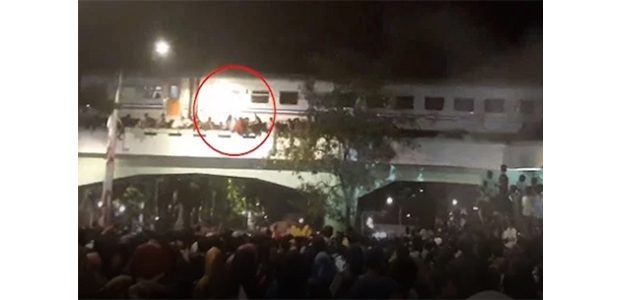 Pemprov Jatim Tanggung Seluruh Biaya Korban Insiden ‘Surabaya Membara’ Pemprov Jatim Tanggung Seluruh Biaya Korban Insiden ‘Surabaya Membara’