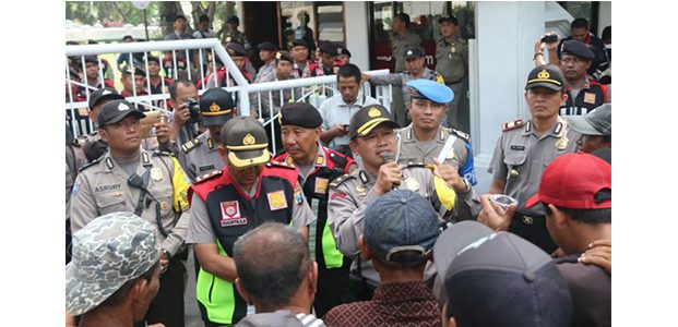 Penghasilannya Merosot, Tukang Becak di Kediri Kembali Tuntut Ojek Online Dihapus Penghasilannya Merosot, Tukang Becak di Kediri Kembali Tuntut Ojek Online Dihapus
