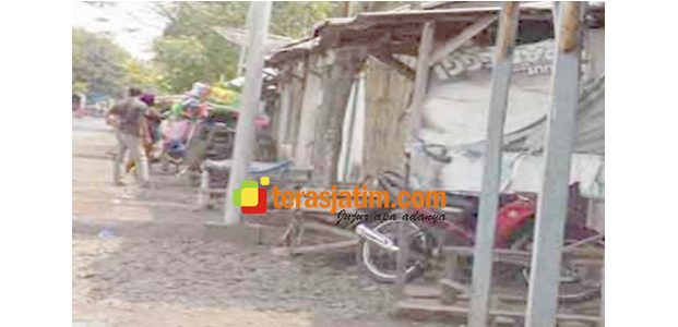 Penertiban Warung Esek-Esek di Jalur Pantura Besuki Situbondo, Rampung Bulan Ini Penertiban Warung Esek-Esek di Jalur Pantura Besuki Situbondo, Rampung Bulan Ini