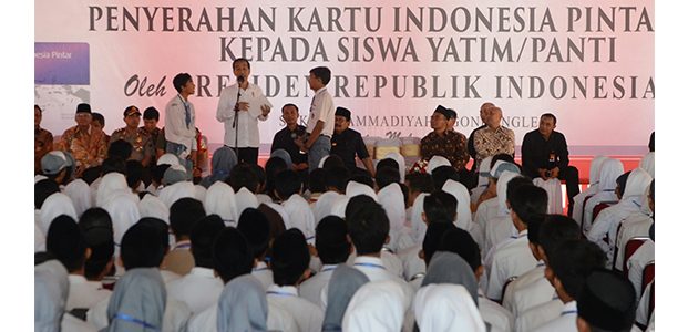 Presiden: KIP Hanya Digunakan Untuk Keperluan Sekolah, Tidak Boleh Untuk Beli Pulsa Presiden: KIP Hanya Digunakan Untuk Keperluan Sekolah, Tidak Boleh Untuk Beli Pulsa