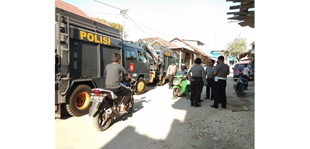 Polda Jatim Buka Posko Kesehatan dan Dapur Umum di Pulau Sapudi Polda Jatim Buka Posko Kesehatan dan Dapur Umum di Pulau Sapudi
