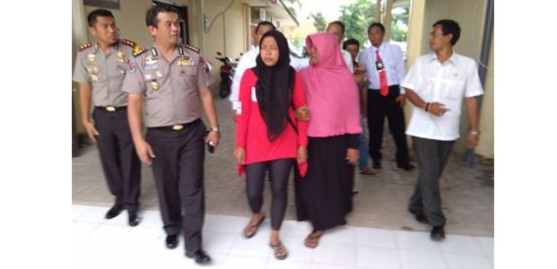 Polisi Datangkan Keluarga Pelaku yang Masuki Ponpes Paciran Lamongan Polisi Datangkan Keluarga Pelaku yang Masuki Ponpes Paciran Lamongan