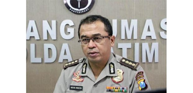 Polda Jatim Tahan Seorang Tersangka Penipuan 51 Calon Jamaah Haji Polda Jatim Tahan Seorang Tersangka Penipuan 51 Calon Jamaah Haji