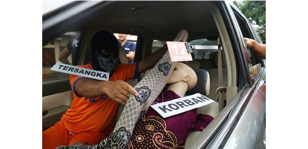 Polisi Gelar Rekonstruksi Kasus Pembunuhan Wanita Bercadar asal Tulungagung Polisi Gelar Rekonstruksi Kasus Pembunuhan Wanita Bercadar asal Tulungagung