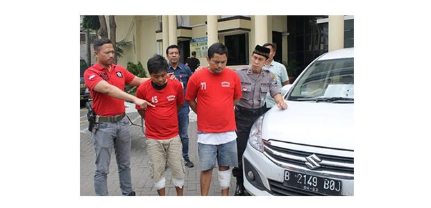 Polisi Tembak 2 Residivis Perampok Taksi Online Polisi Tembak 2 Residivis Perampok Taksi Online