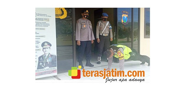 Polisi di Pacitan Gelar Operasi Penggunaan Masker di Internalnya Polisi di Pacitan Gelar Operasi Penggunaan Masker di Internalnya