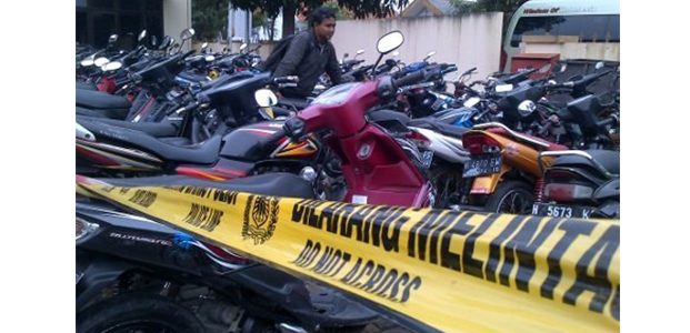 Polres Bojonegoro Tindak 115 Pelanggar Lalu Lintas Saat Perhelatan Sepak Bola Polres Bojonegoro Tindak 115 Pelanggar Lalu Lintas Saat Perhelatan Sepak Bola