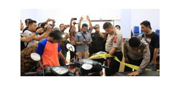 Polres Jombang Gulung Komplotan Pencuri Motor dan Penadahnya Polres Jombang Gulung Komplotan Pencuri Motor dan Penadahnya