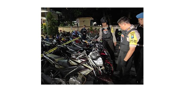 Polres Lumajang Bersih-Bersih Motor Bodong Polres Lumajang Bersih-Bersih Motor Bodong