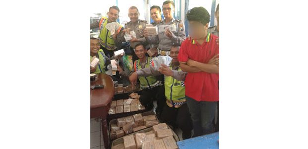 Polres Probolinggo Sita Uang Palsu Senilai Milyaran Polres Probolinggo Sita Uang Palsu Senilai Milyaran