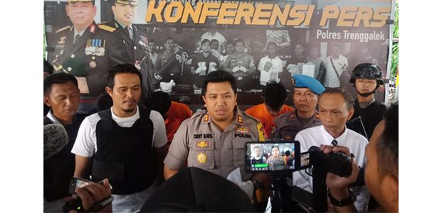 Polres Trenggalek Bekuk Komplotan Pembobol ATM Lintas Kota Polres Trenggalek Bekuk Komplotan Pembobol ATM Lintas Kota