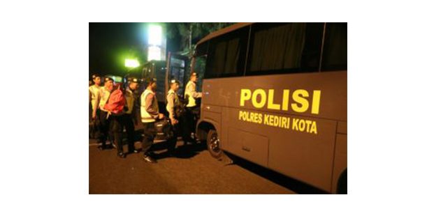 Polresta Kediri Kirim 103 Personelnya Untuk Pengamanan Pilkada Ulang di Sampang Polresta Kediri Kirim 103 Personelnya Untuk Pengamanan Pilkada Ulang di Sampang