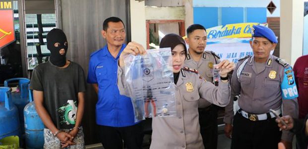 Polsek Wagir Malang Bongkar Usaha Pengoplos LPG Rumahan Polsek Wagir Malang Bongkar Usaha Pengoplos LPG Rumahan