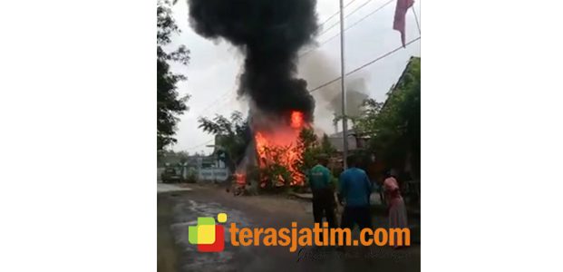 Pom Mini di Tambakrejo Bojonegoro Terbakar dan Meledak Pom Mini di Tambakrejo Bojonegoro Terbakar dan Meledak