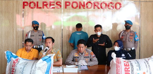 Polres Ponorogo Ungkap Kasus Jual Beli Pupuk Bersubsidi, 1 Orang Jadi Tersangka Polres Ponorogo Ungkap Kasus Jual Beli Pupuk Bersubsidi, 1 Orang Jadi Tersangka
