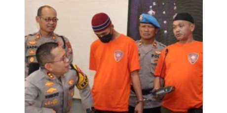 Peras Kades, Kuli Bangunan Ngaku Kasatreskrim