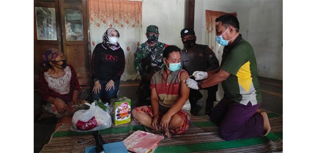 Puluhan ODGJ di Tatung Ponorogo Divaksin Covid-19 Puluhan ODGJ di Tatung Ponorogo Divaksin Covid-19