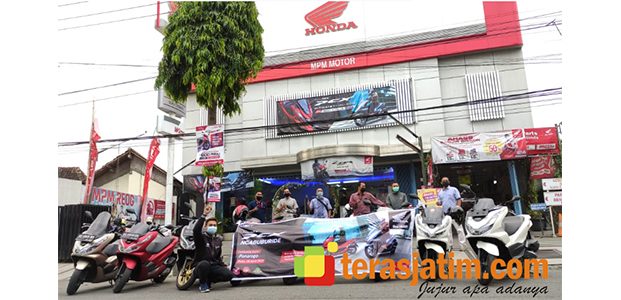 MPM Honda Bersama HPCI Chapter Ponorogo Gelar PCX 160 Ngabuburide MPM Honda Bersama HPCI Chapter Ponorogo Gelar PCX 160 Ngabuburide