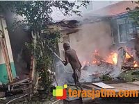 Diduga Korsleting, Kantin PDAM Ponorogo Ludes Terbakar