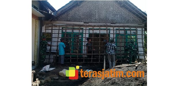 Pra TMMD Probolinggo, Satgas Sentuh Rumah Warga Pra TMMD Probolinggo, Satgas Sentuh Rumah Warga